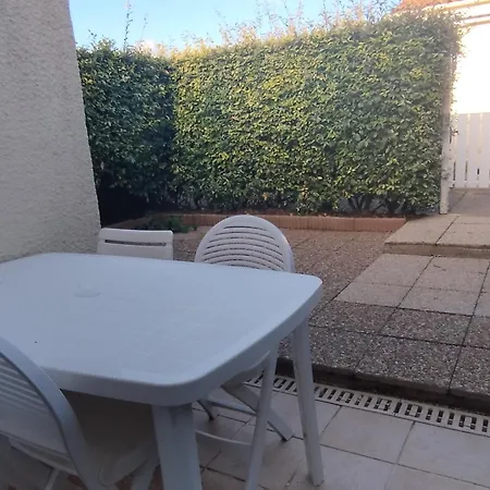 Maisonnette Avec Terrasse Et Parking Prive A - Fr-1-778-32